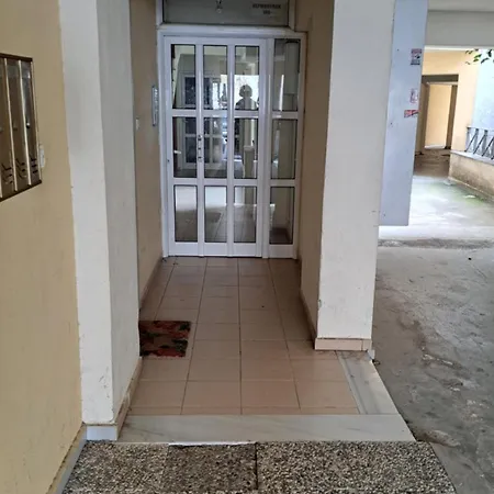 ספארטי Central Location! Spacious 2 Bdrm With Balcony מראה חיצוני תמונה