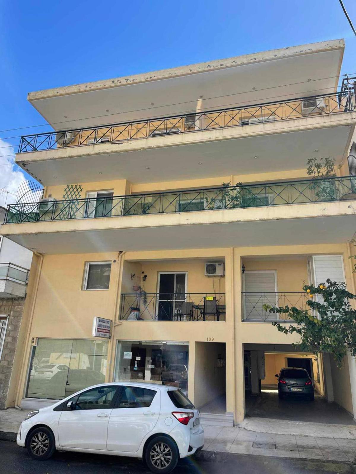 Appartement Location! Spacious 2 Bdrm With Balcony *
